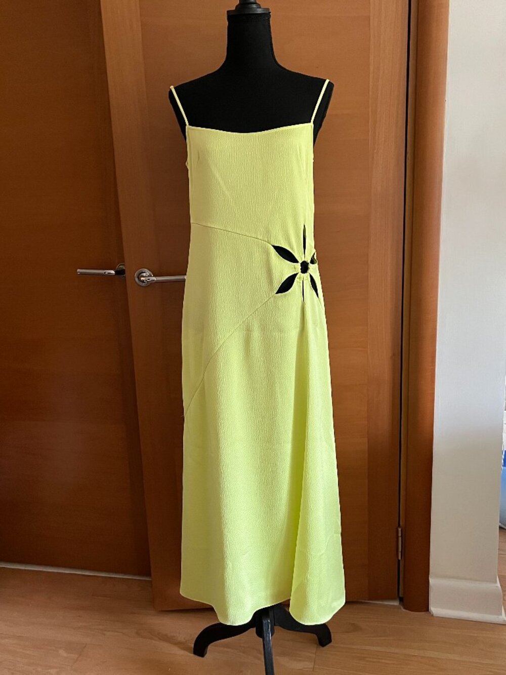 Cult Gaia Imogen Hammered Satin Floral Cutout Midi Dress Size 8 NWOT - Picture 7 of 10